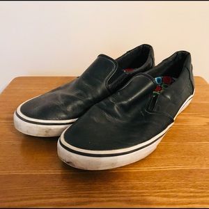 Gravis slip ons